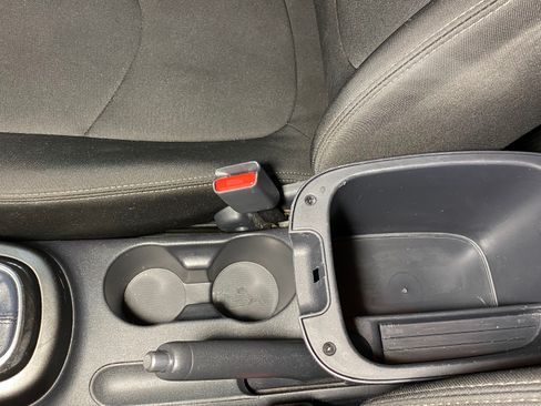 Used 2012 Kia Soul + image 25