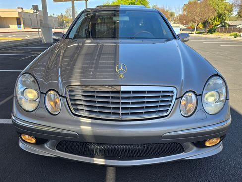 Used 2005 Mercedes-Benz E 500 Sedan image 4