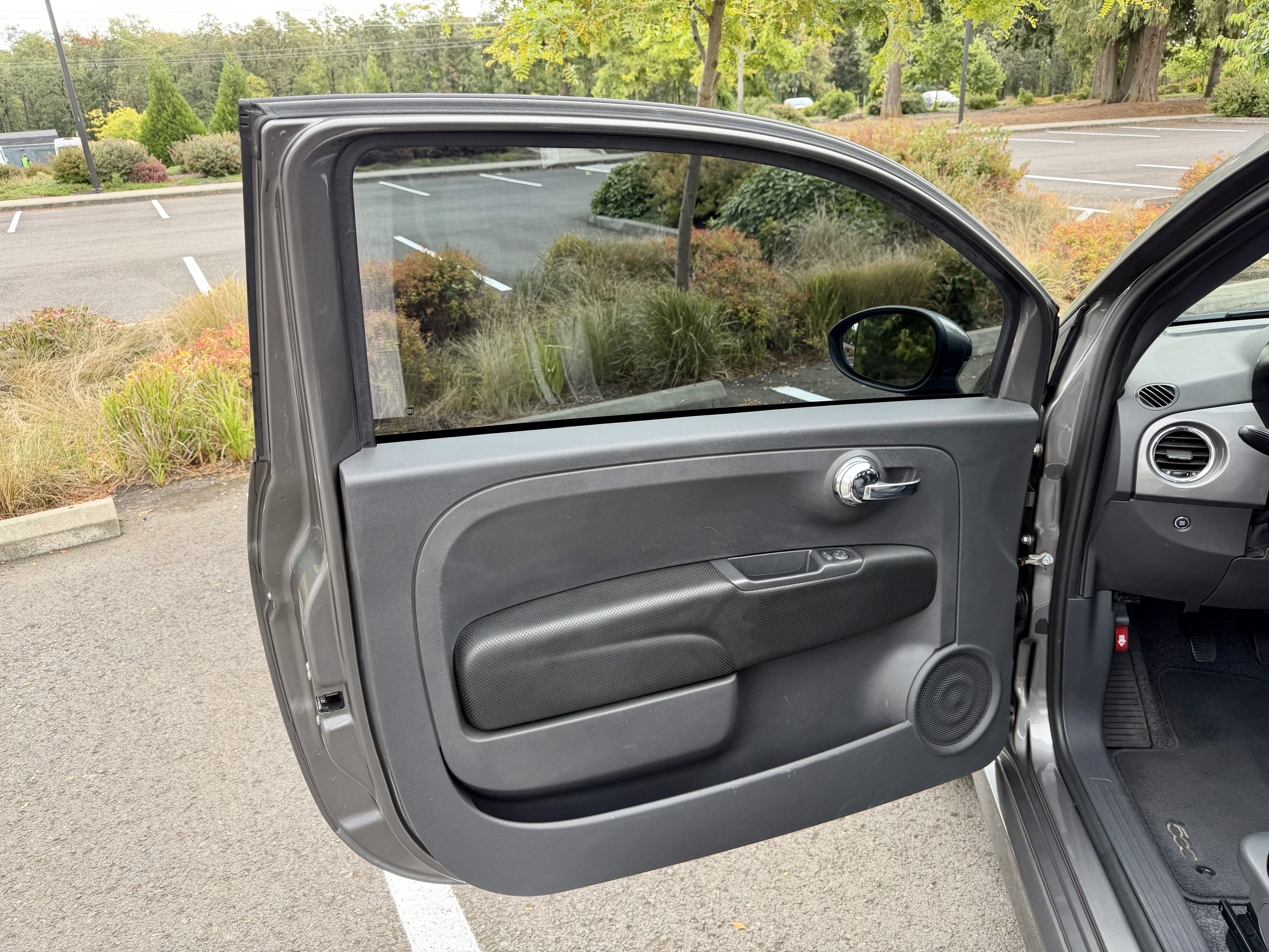 Used 2013 FIAT 500 Turbo w/ Beats Audio Pkg FWD image 13