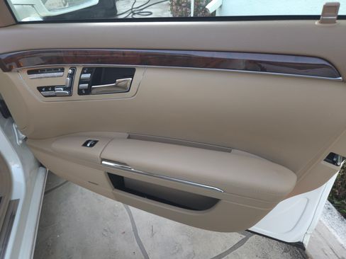 Used 2010 Mercedes-Benz S 550 image 8