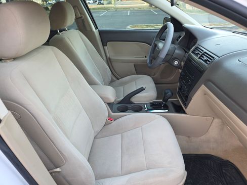 Used 2007 Ford Fusion S image 2