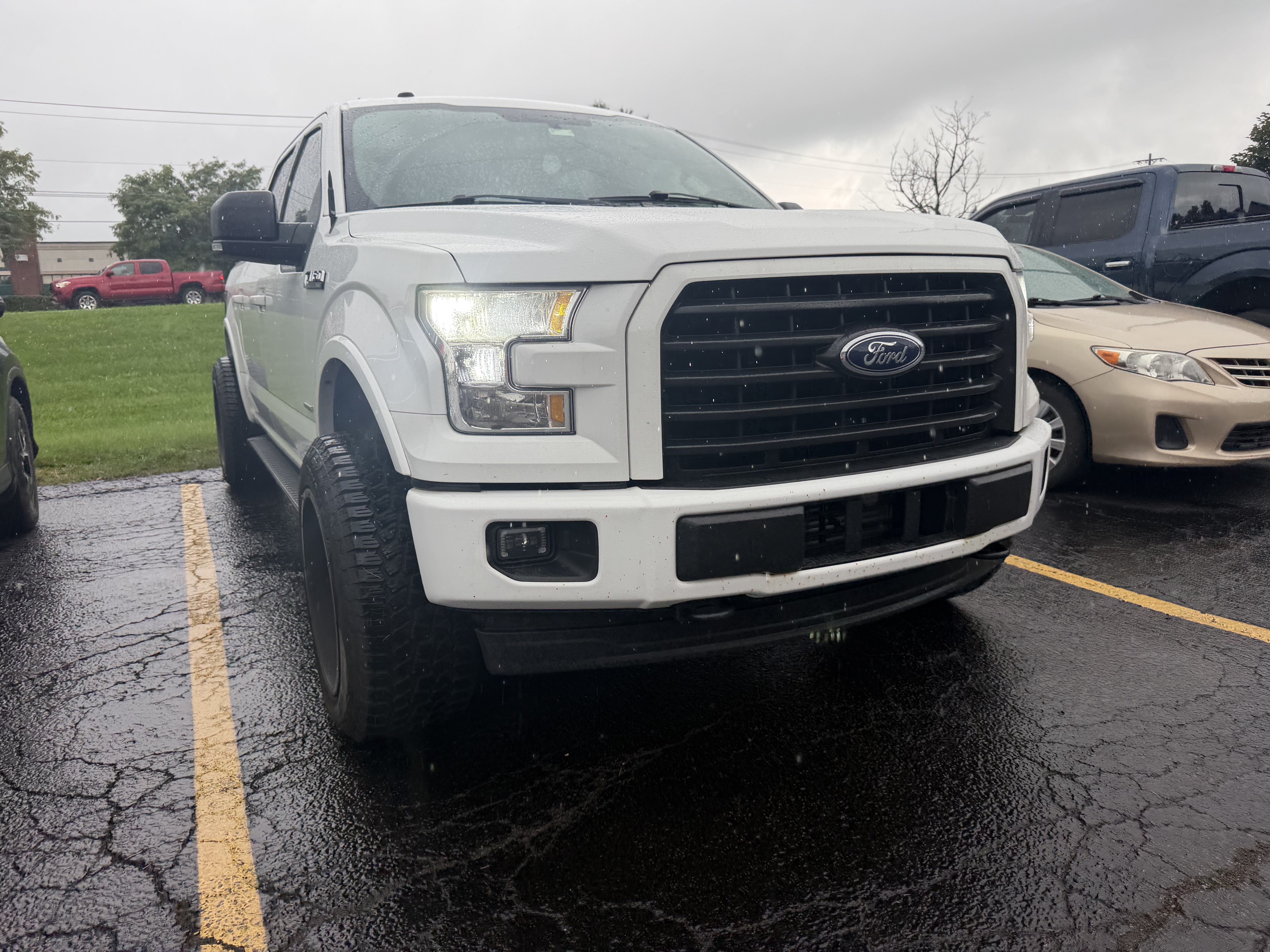 Used 2017 Ford F150 XLT w/ Equipment Group 302A Luxury AWD/4WD image 2