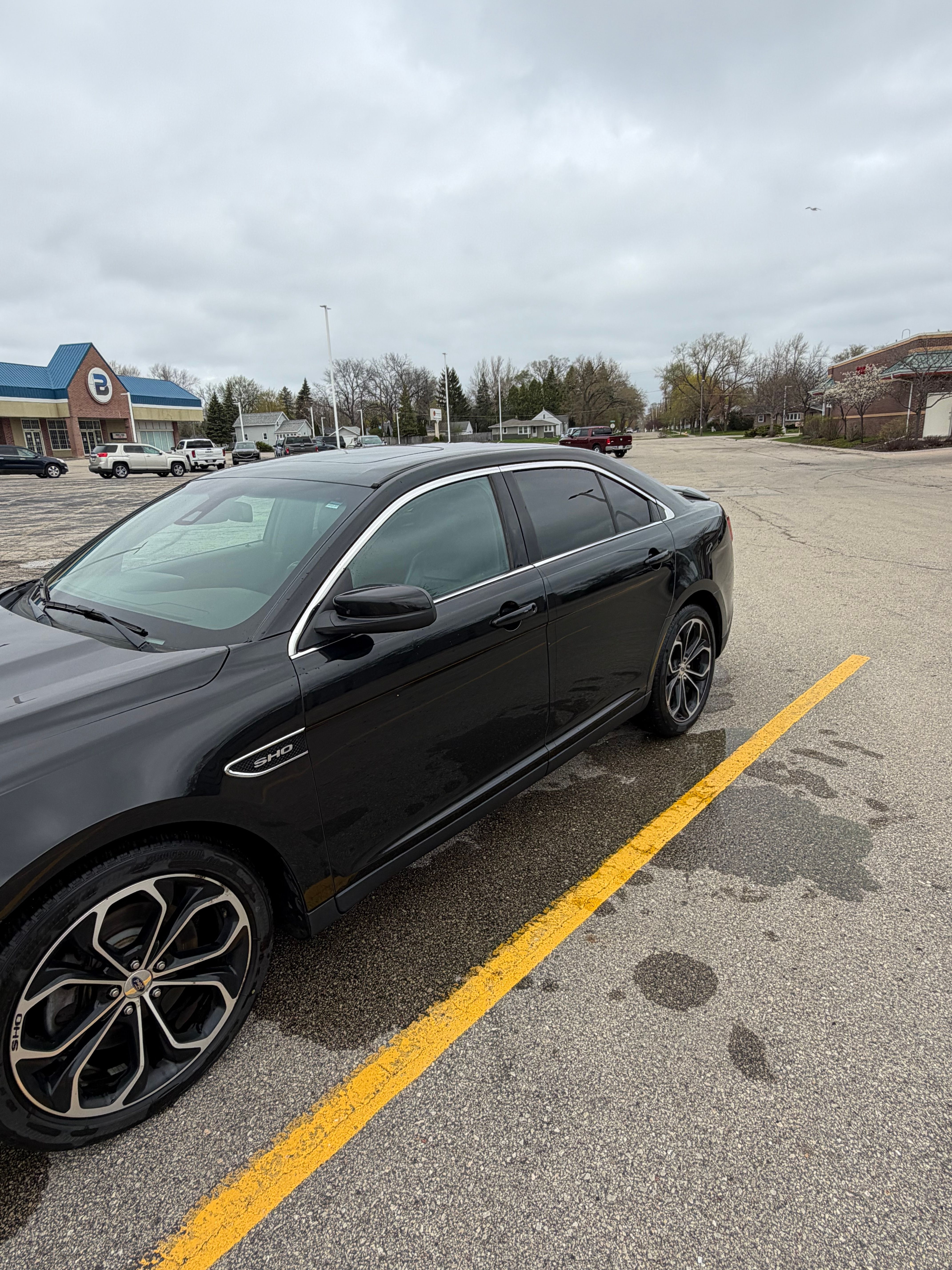 Used 2015 Ford Taurus SHO w/ Equipment Group 401A AWD/4WD image 13