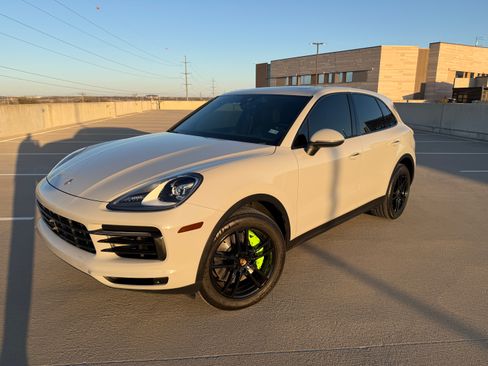 Used 2021 Porsche Cayenne Sport Utility 4D image 1