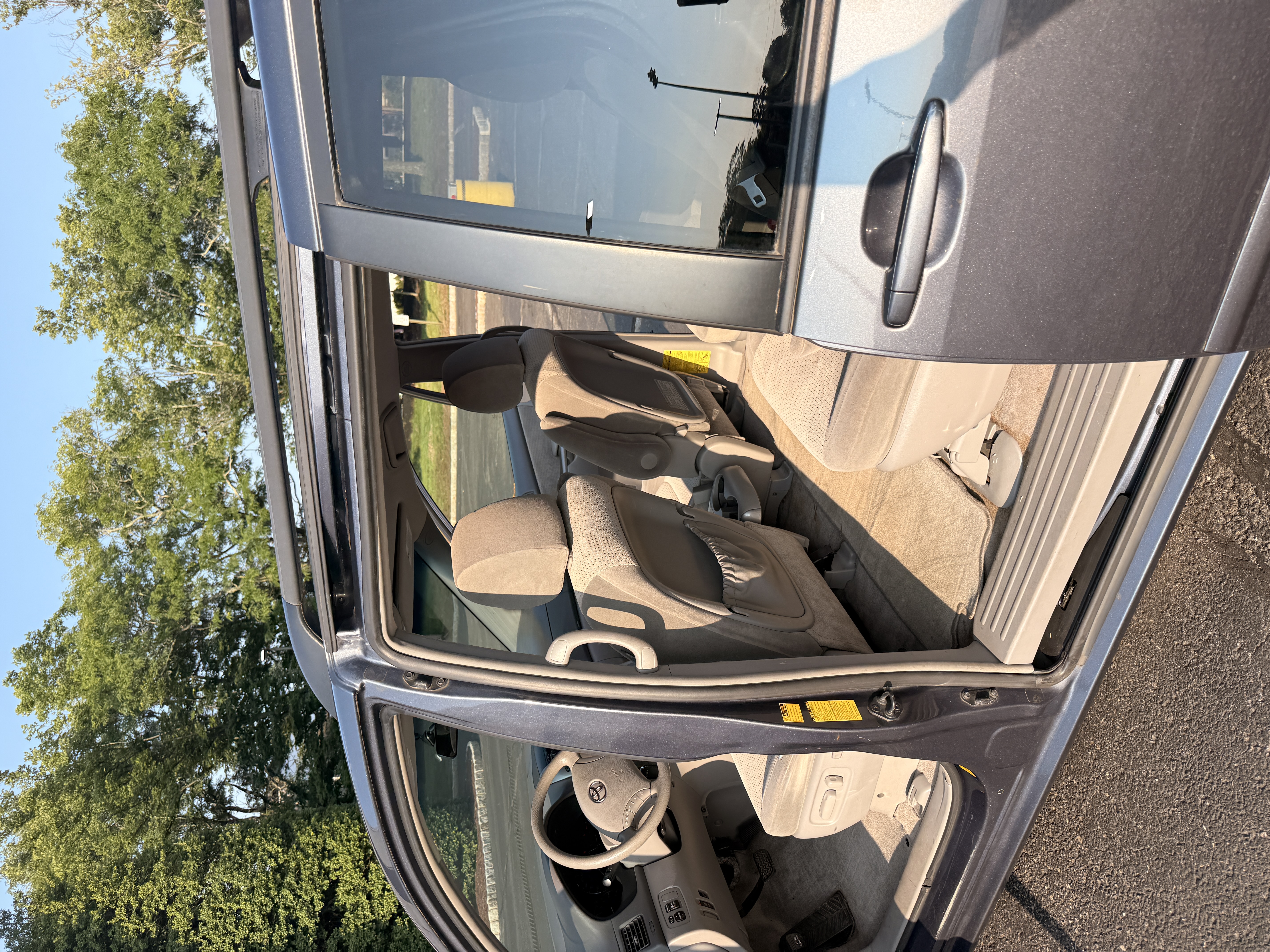 Used 2010 Toyota Sienna LE AWD/4WD image 13