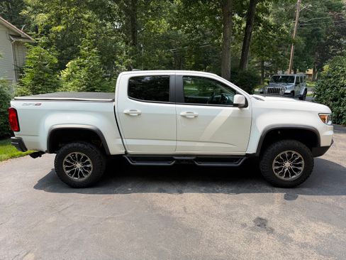 Used 2022 Chevrolet Colorado ZR2 AWD/4WD image 2