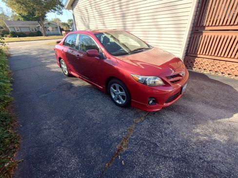Used 2011 Toyota Corolla S image 2