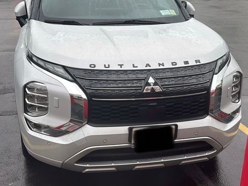 Used 2024 Mitsubishi Outlander SEL AWD/4WD image 2