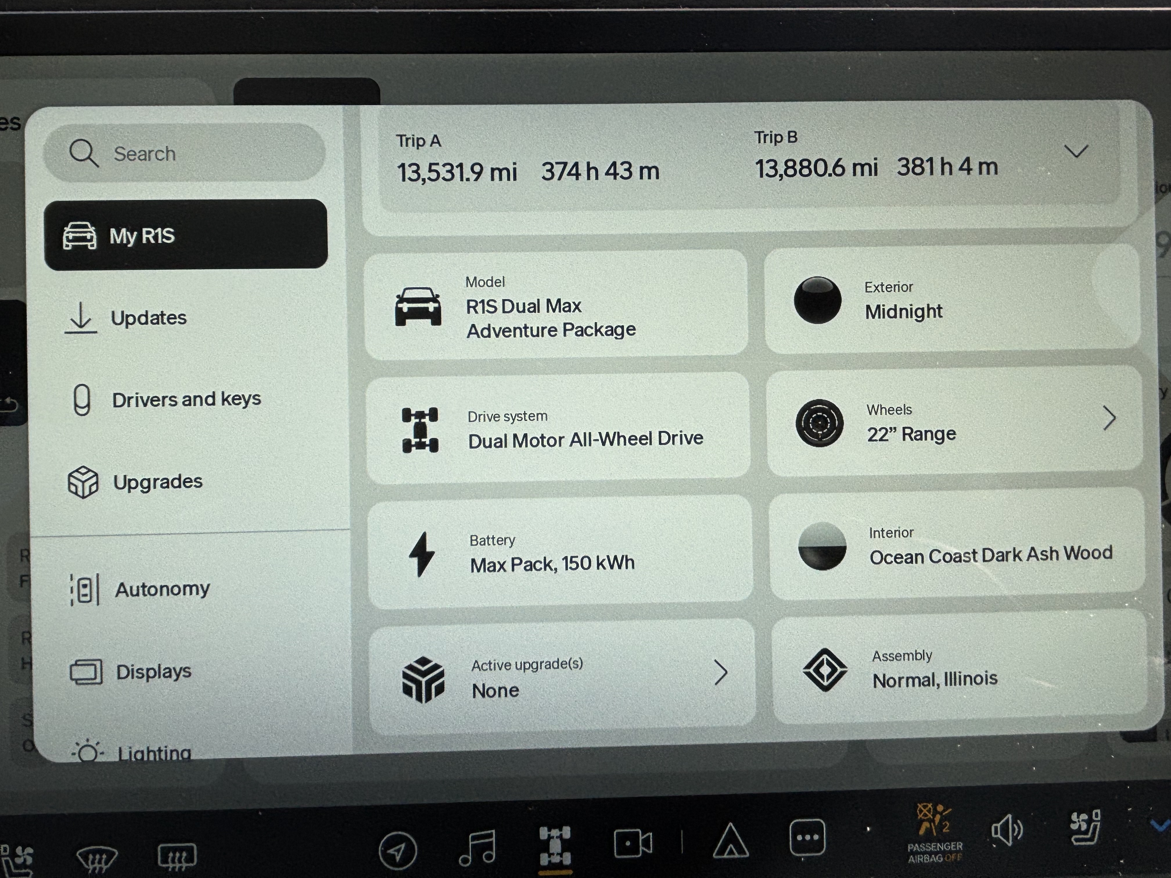 Used 2025 Rivian R1S Adventure Dual AWD/4WD image 20