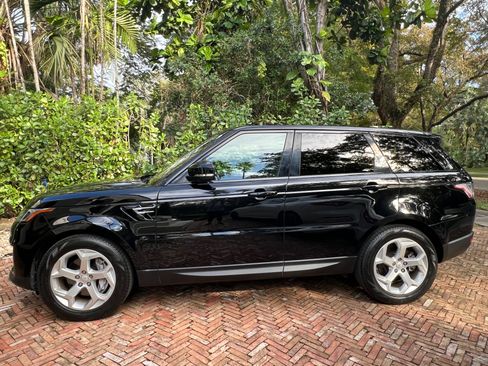 Used 2019 Land Rover Range Rover Sport SE image 4