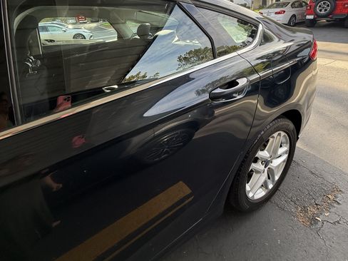 Used 2014 Ford Fusion SE FWD image 4