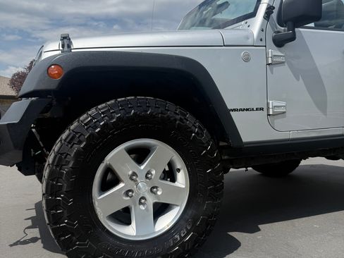 Used 2010 Jeep Wrangler Rubicon w/ Dual Top Group image 6