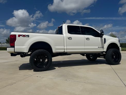 Used 2021 Ford F250 Platinum w/ FX4 Off-Road Package AWD/4WD image 1