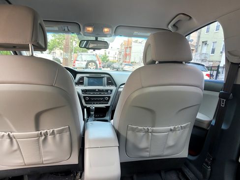 Used 2016 Hyundai Sonata SE image 17