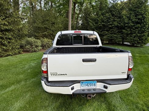 Used 2015 Toyota Tacoma 4x4 Double Cab w/ TRD Sport Package image 14