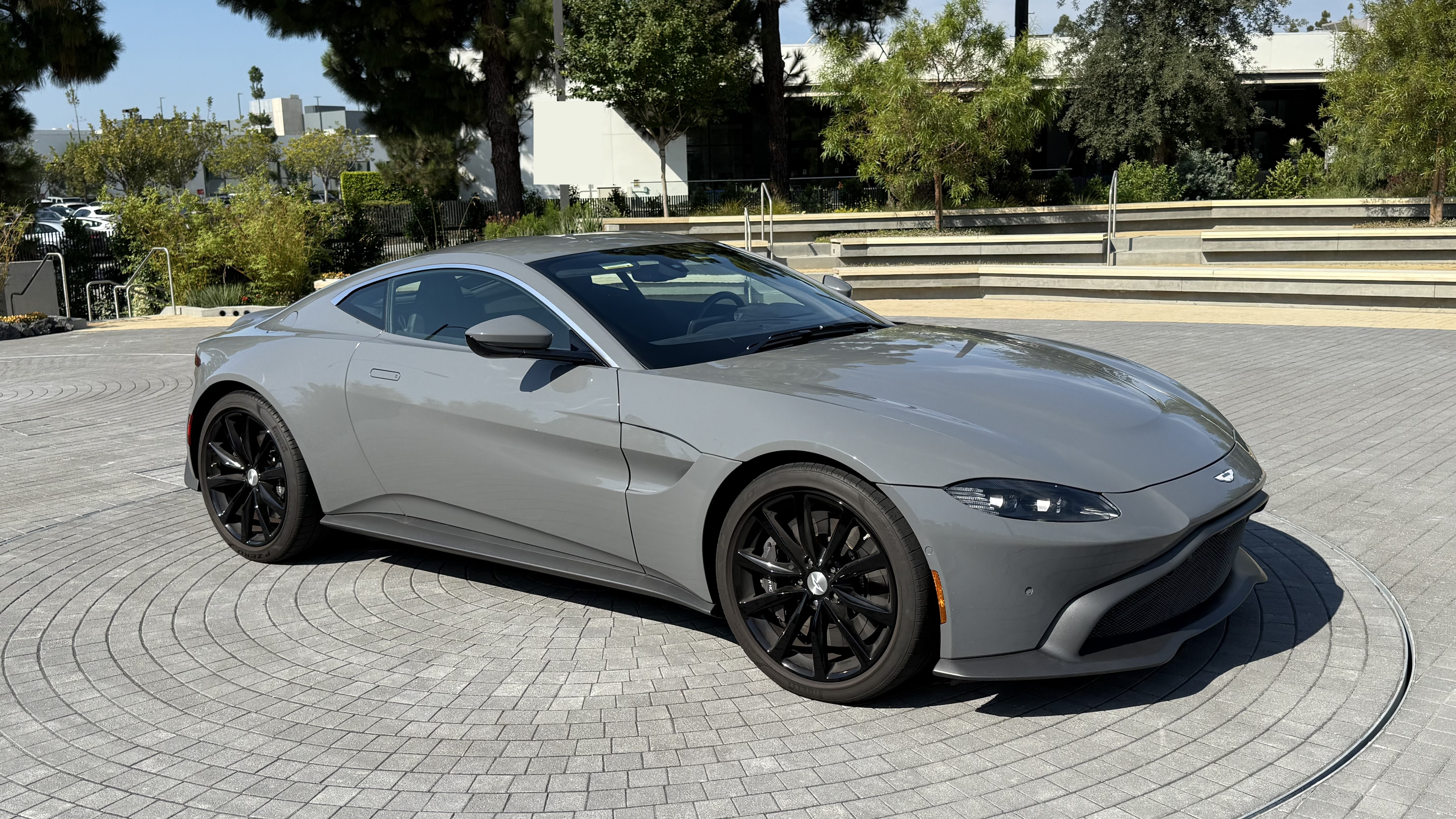 Used 2020 Aston Martin V8 Vantage Coupe RWD image 12