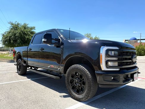 Used 2023 Ford F250 Lariat w/ Lariat Ultimate Package AWD/4WD image 1
