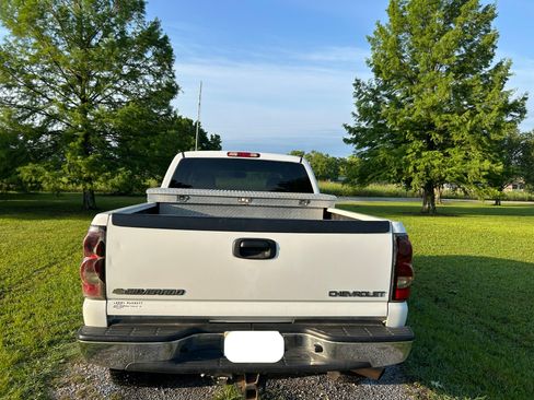 Used 2004 Chevrolet Silverado 2500 LS RWD image 12