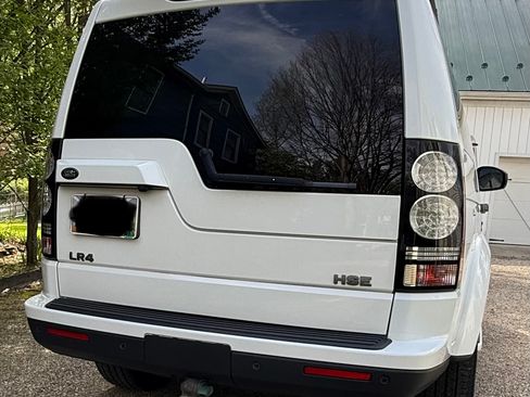 Used 2016 Land Rover LR4 HSE Silver Edition image 6
