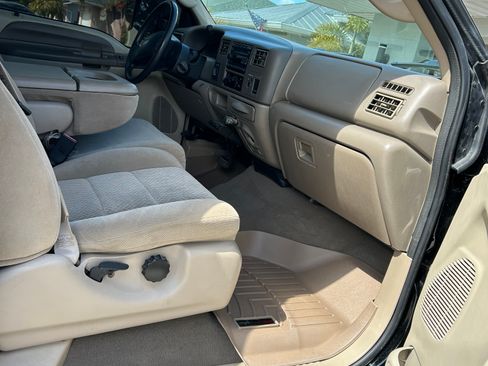 Used 2004 Ford F350 XLT image 14