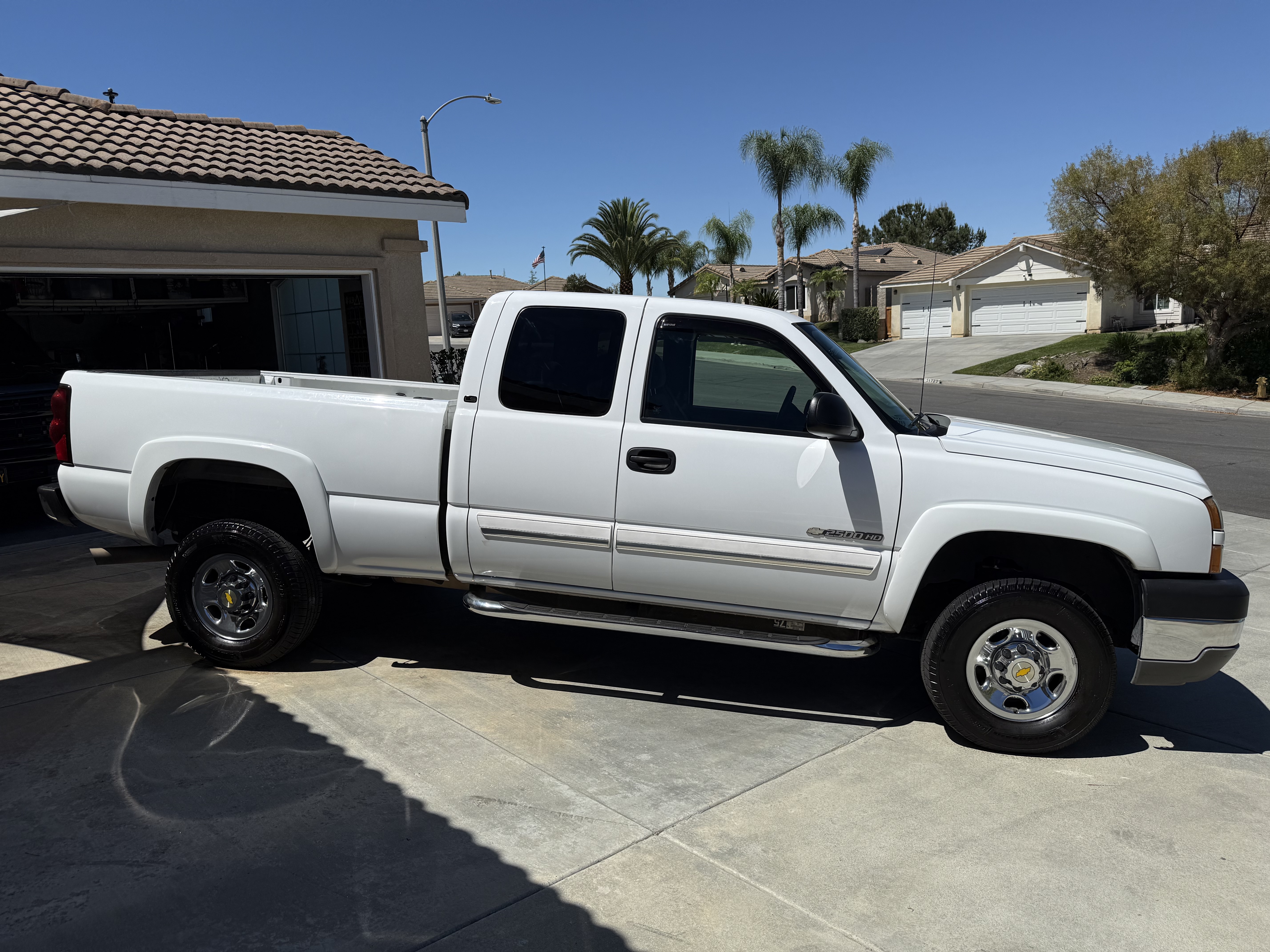 Used 2005 Chevrolet Silverado 2500 LS RWD image 4