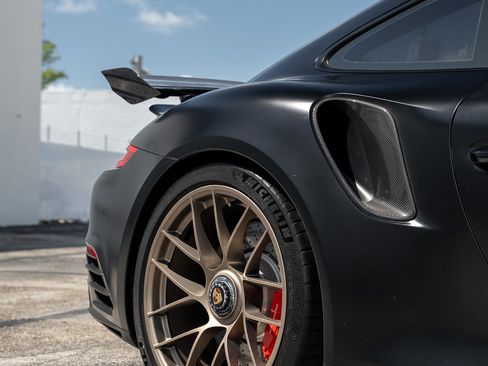 Used 2019 Porsche 911 4 Coupe AWD/4WD image 9