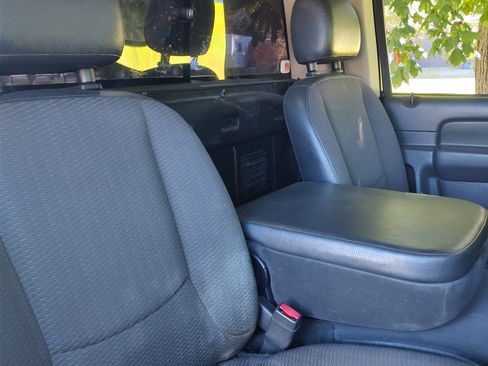 Used 2005 Dodge Ram 1500 Truck ST w/ ST Value Group image 10