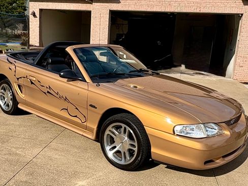Used 1997 Ford Mustang GT RWD image 24