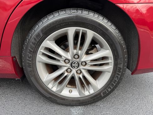 Used 2017 Toyota Camry SE image 9