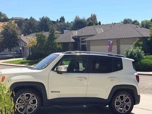 Used 2016 Jeep Renegade Limited FWD image 1