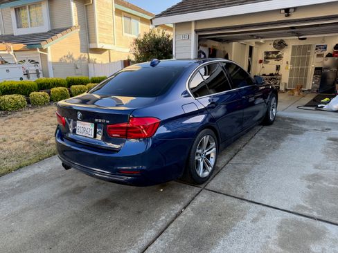 Used 2017 BMW 330e RWD image 4