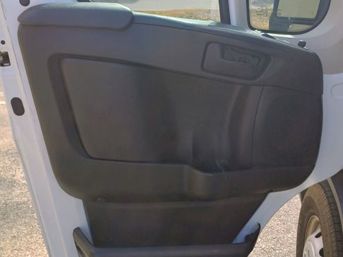 Used 2017 RAM ProMaster 2500 w/ Interior Convenience Group image 9