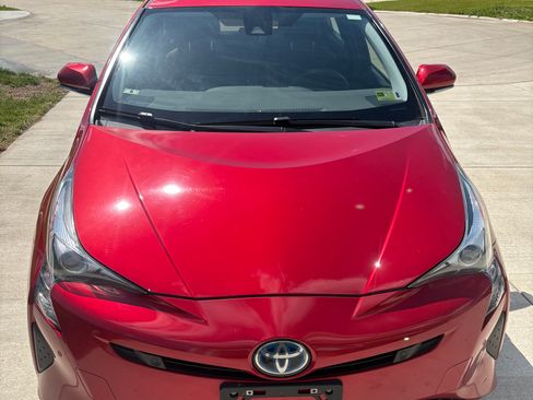 Used 2018 Toyota Prius Two w/ Prius Two Safety Plus Package FWD image 1