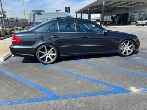 Used 2006 Mercedes-Benz E 55 AMG Sedan image 5