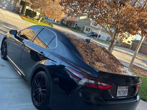 Used 2022 Toyota Camry SE image 8