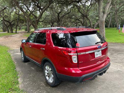 Used 2011 Ford Explorer XLT w/ 202A Rapid Spec Order Code FWD image 13