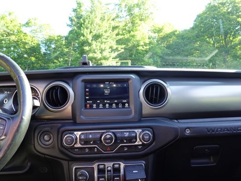 Used 2019 Jeep Wrangler Unlimited Sport S AWD/4WD image 14