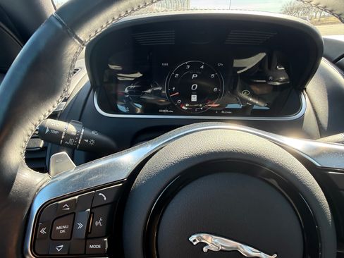 Used 2021 Jaguar F-TYPE R-Dynamic image 11