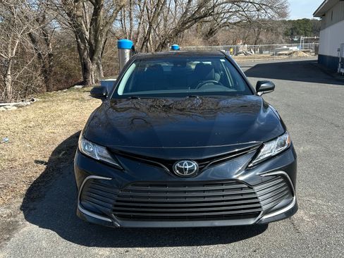 Used 2024 Toyota Camry LE image 4