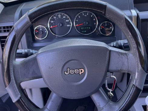 Used 2008 Jeep Liberty Sport RWD image 2