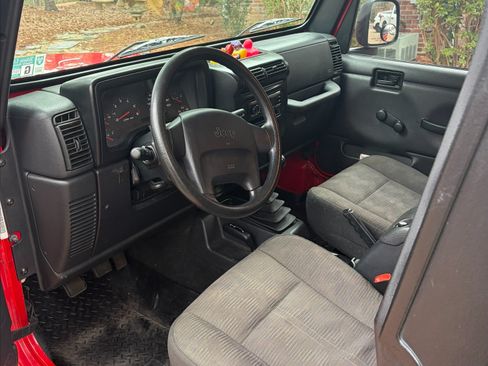Used 2004 Jeep Wrangler SE image 15