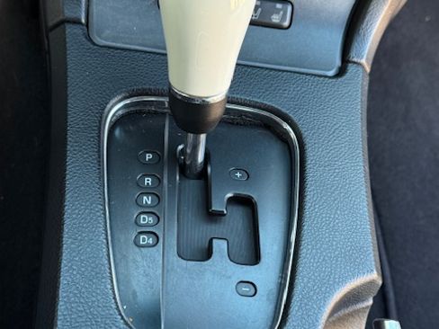 Used 2003 Ford Thunderbird image 11