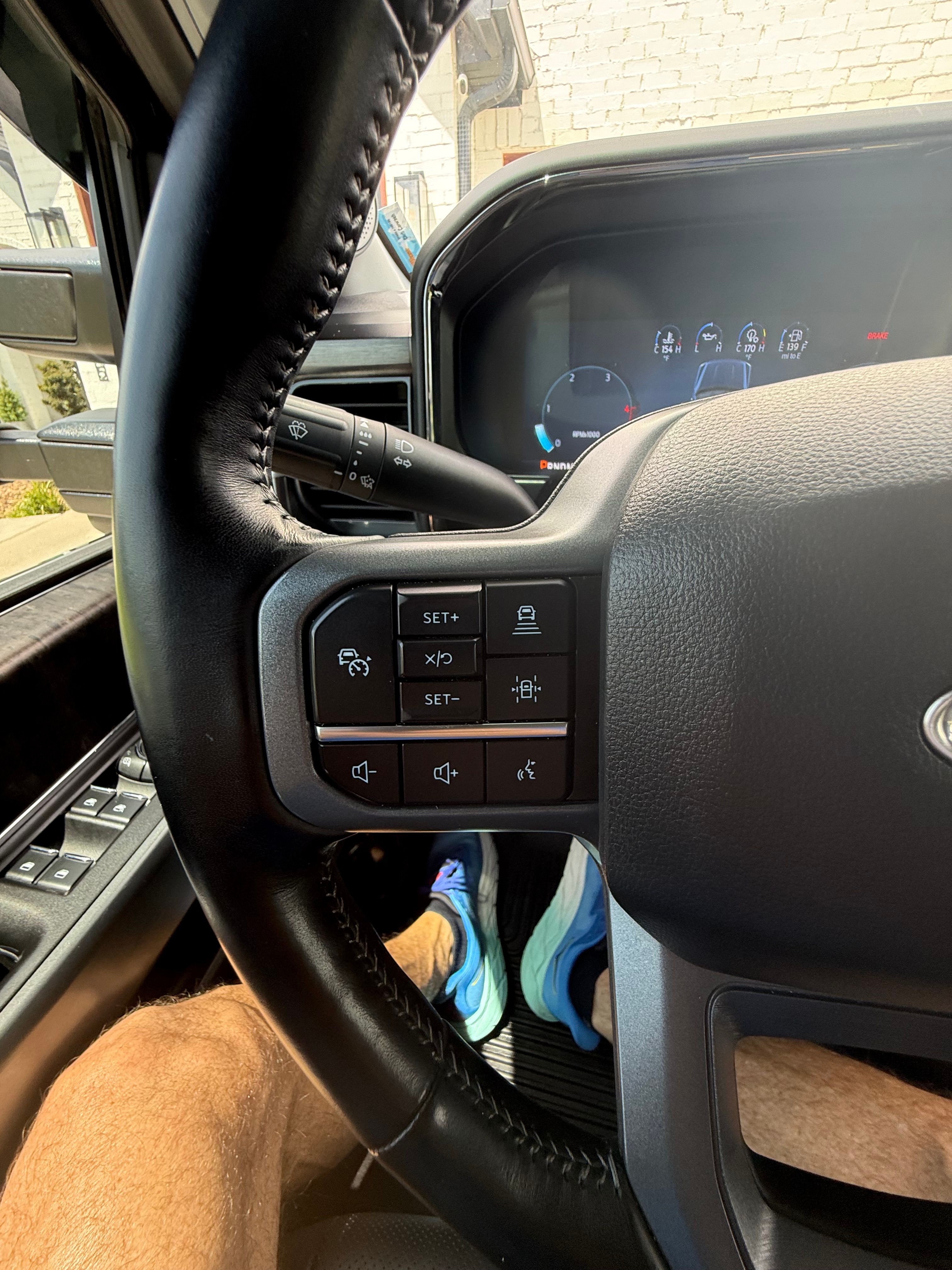Used 2023 Ford F250 Lariat w/ Lariat Ultimate Package AWD/4WD image 19