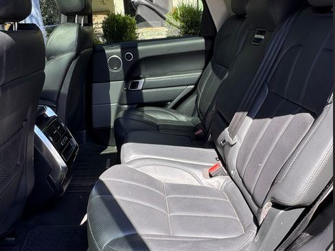 Used 2017 Land Rover Range Rover Sport HSE image 8