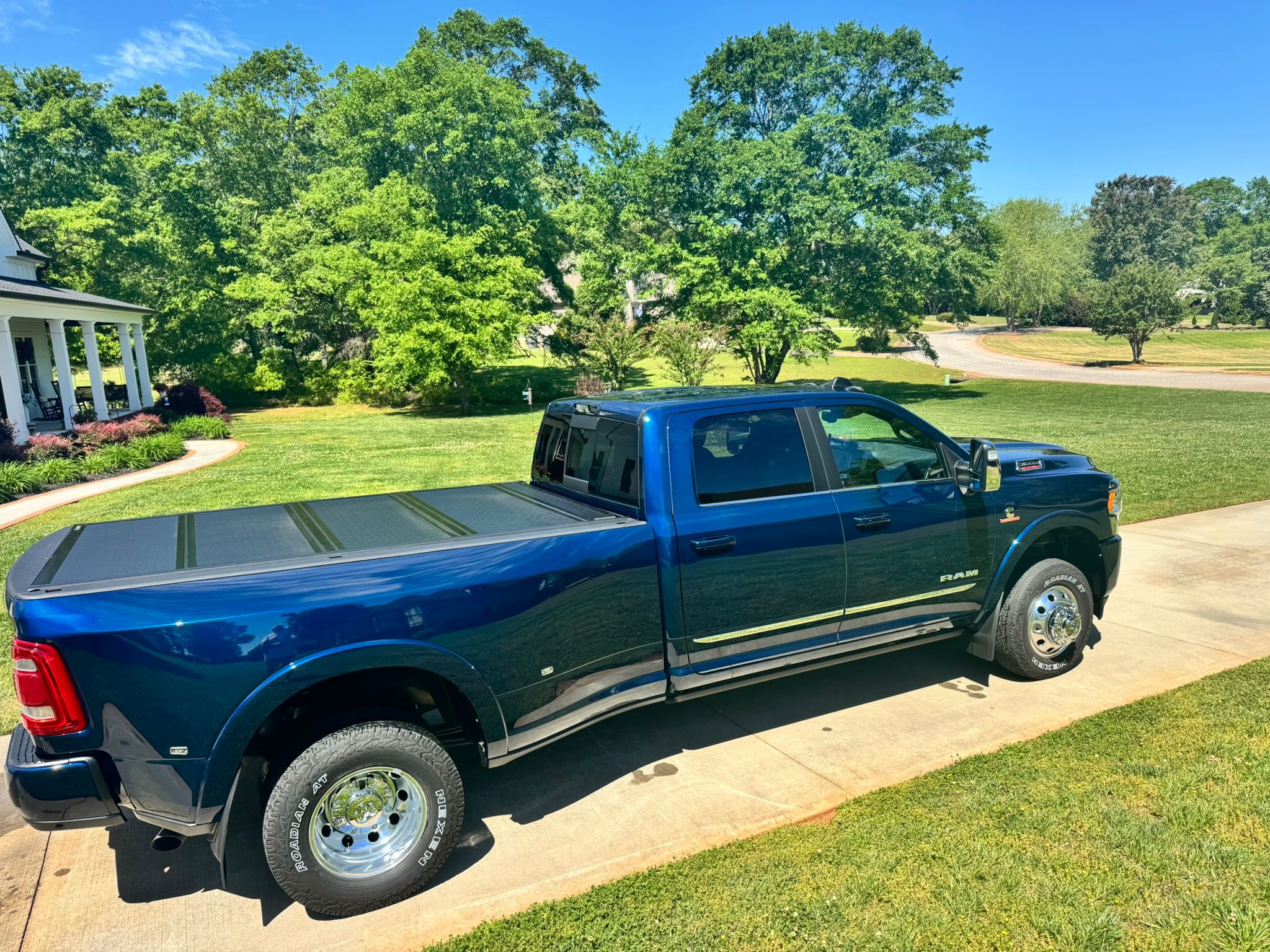 Used 2024 RAM 3500 Limited AWD/4WD image 2