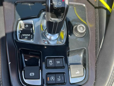 Used 2018 Jaguar F-TYPE 400 Sport AWD/4WD image 15