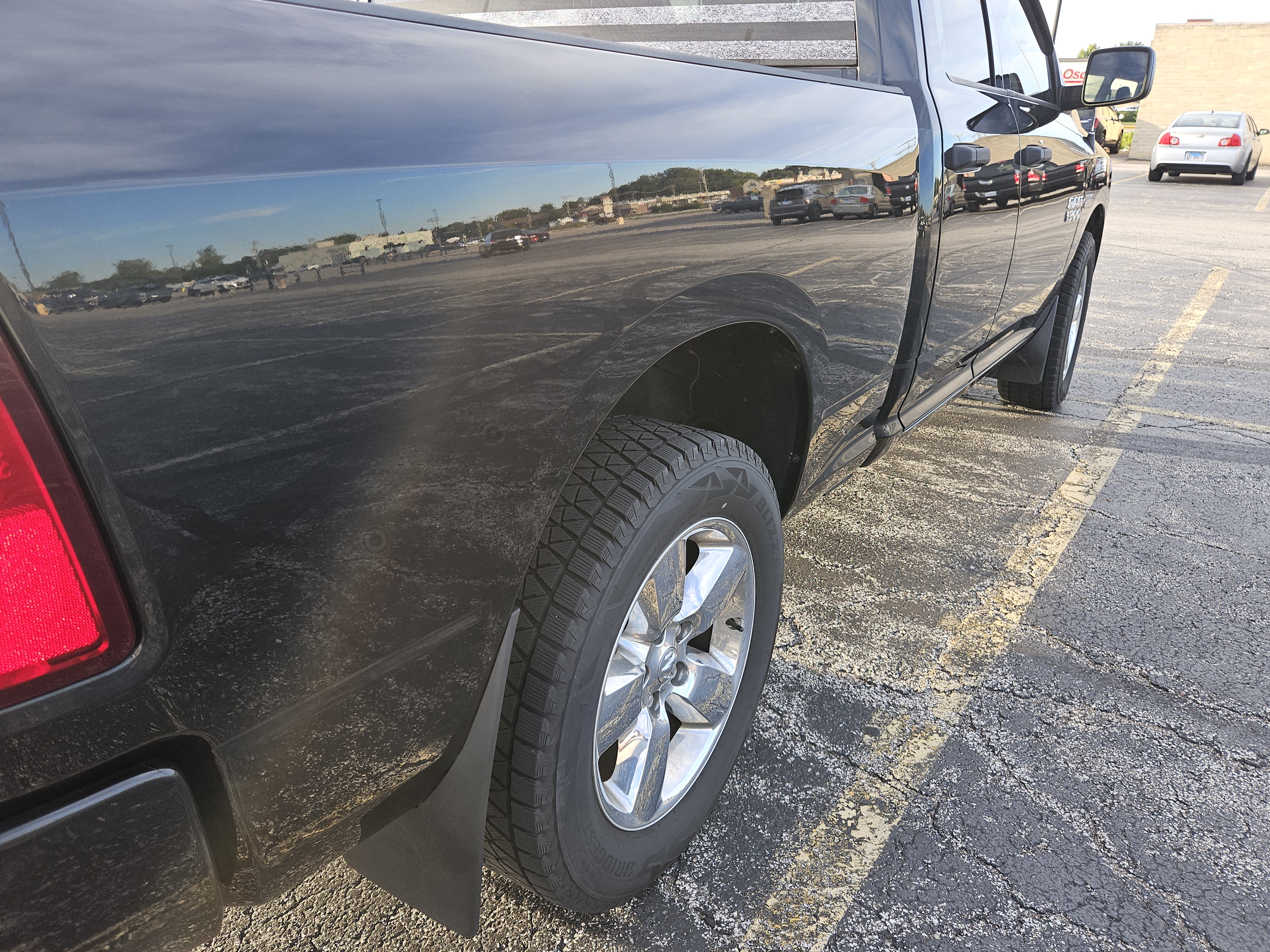 Used 2018 RAM 1500 Express w/ Express Value Package AWD/4WD image 12