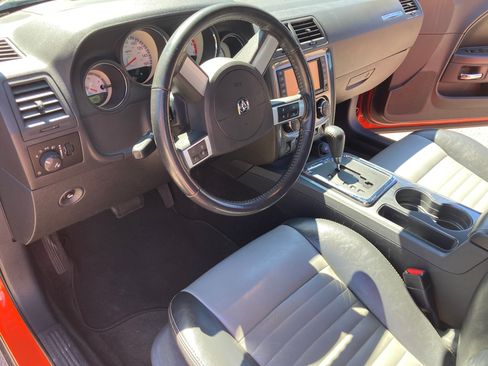 Used 2009 Dodge Challenger R/T RWD image 17