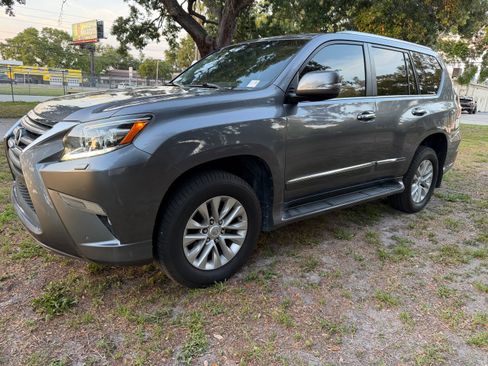 Used 2016 Lexus GX 460 w/ Premium Package AWD/4WD image 4