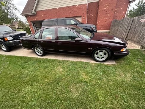 Used 1995 Chevrolet Impala SS image 1